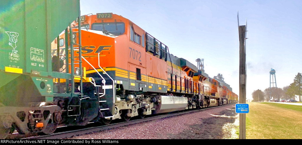 BNSF 7072